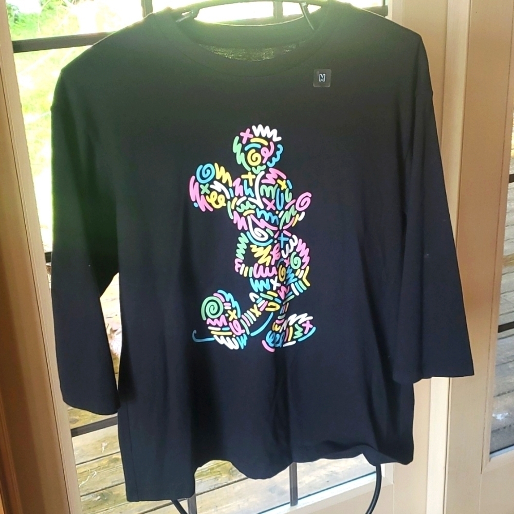 Disney Uniglo Kate Moross Love and Mickey Mouse Collection Graphic Sz M T-shirt